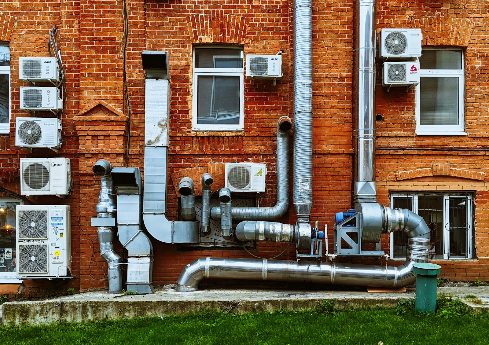 Facility Management Maintenance Software: 10 Features for Smoother Building Upkeep