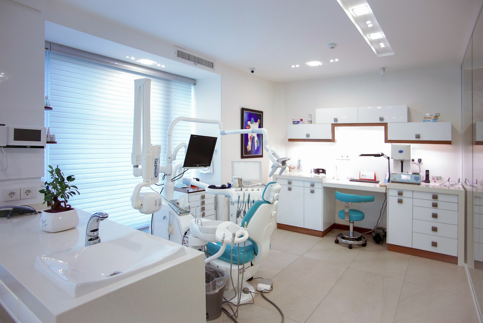 Software for Dentists: 10 Features Every Dental Practice Needs