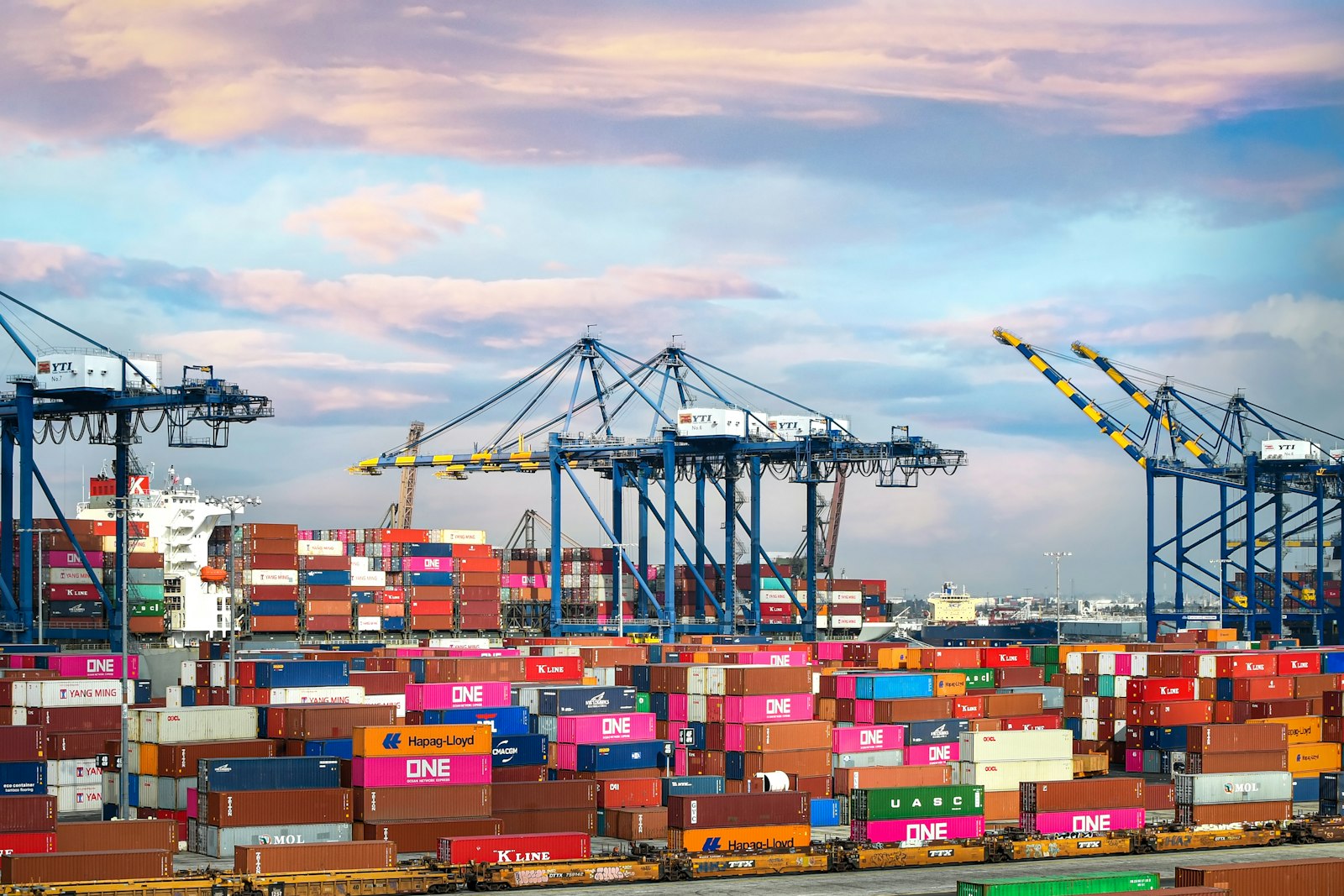 Supply Chain Management Software: 10 Modules to Compare Before You Buy